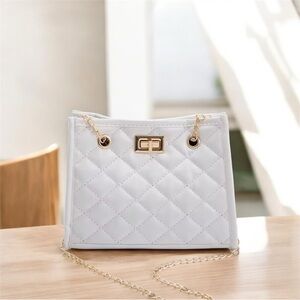 Small, stylish bag for women and girls white.